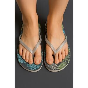 Women’s Flip Flops Size 9/10